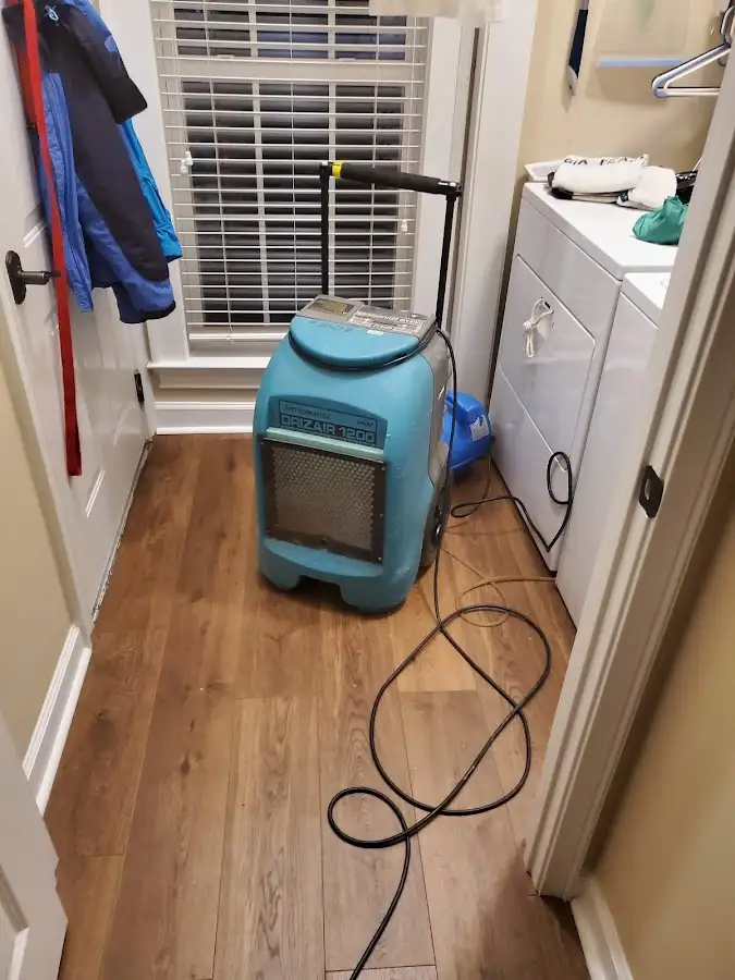 Commercial dehumidifier deployed for Crawl Space Restoration in Benton